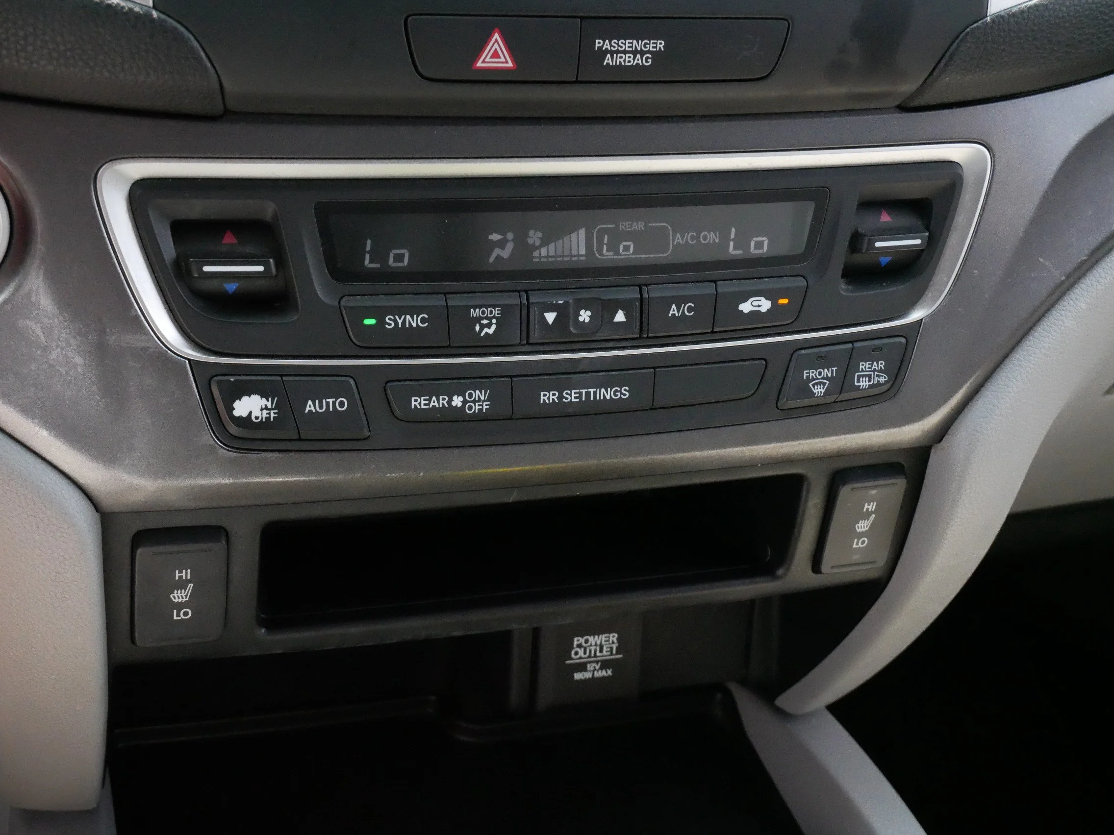 Used 2018 Lunar Silver Metallic Honda RTL image 23