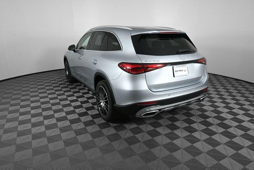 New 2026 Cirrus Silver Metallic Mercedes-Benz GLC 300 image 5