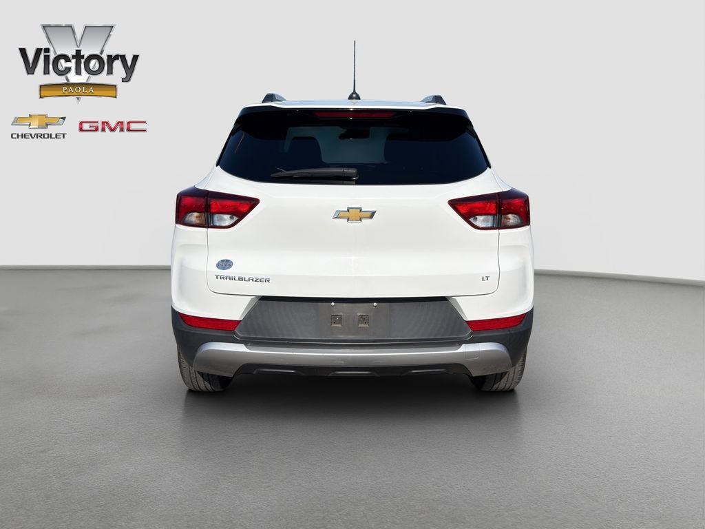 Used 2023 SUMMIT WHITE Chevrolet LT image 5