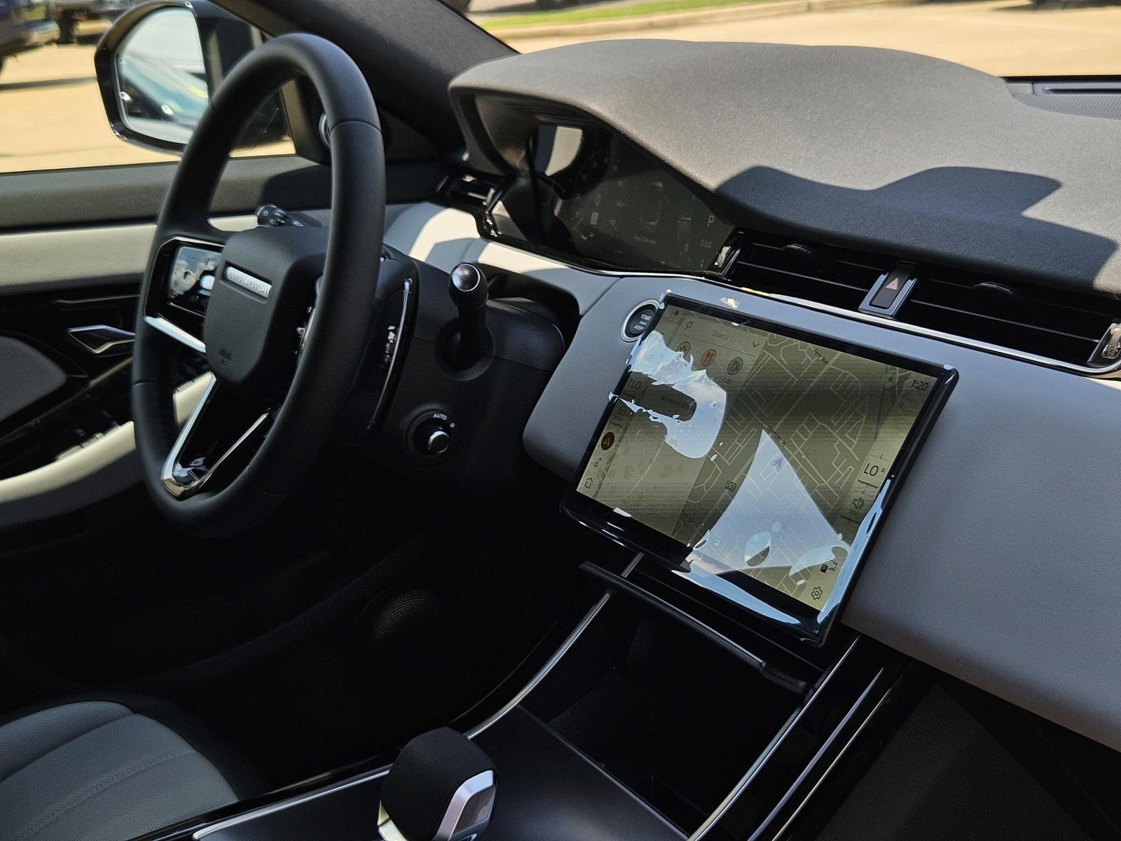 New 2026 Santorini Black Land Rover Dynamic SE image 36