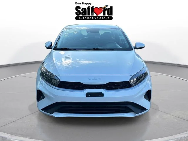 Used 2023 White Kia LXS image 5