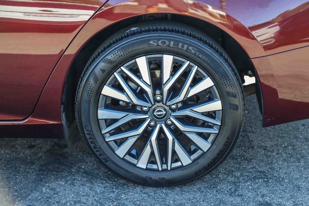 2025 Nissan Altima SV - Photo 8