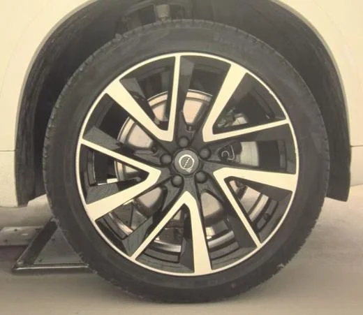 Used 2019  Volvo T6 Momentum image 5