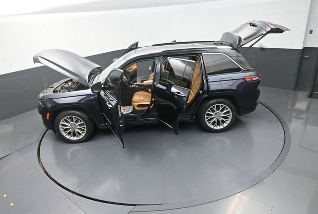 Used 2022 Black Jeep Summit Reserve 4xe image 15
