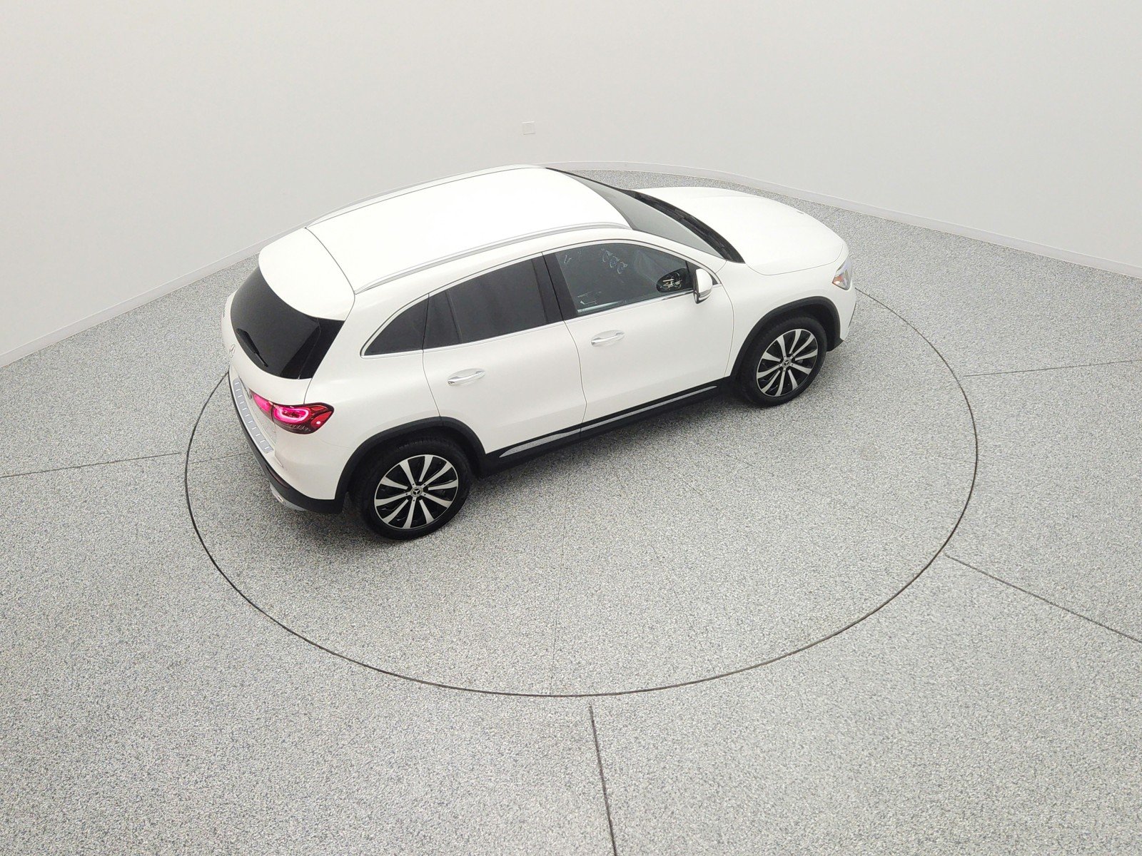 Used 2023 Polar White Mercedes-Benz GLA 250 SUV image 13