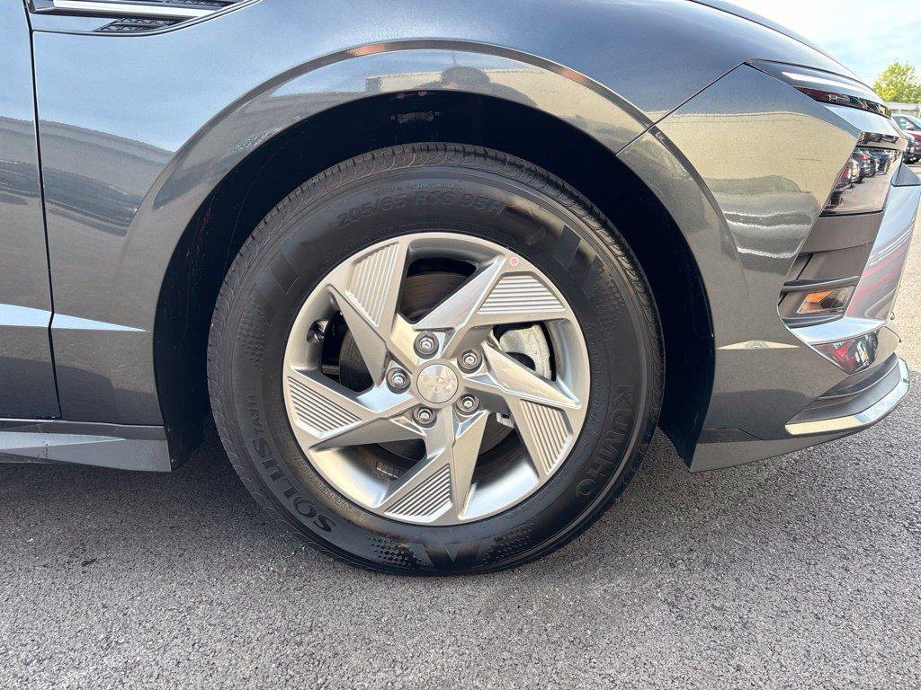 New 2026 Gray Hyundai SE image 8
