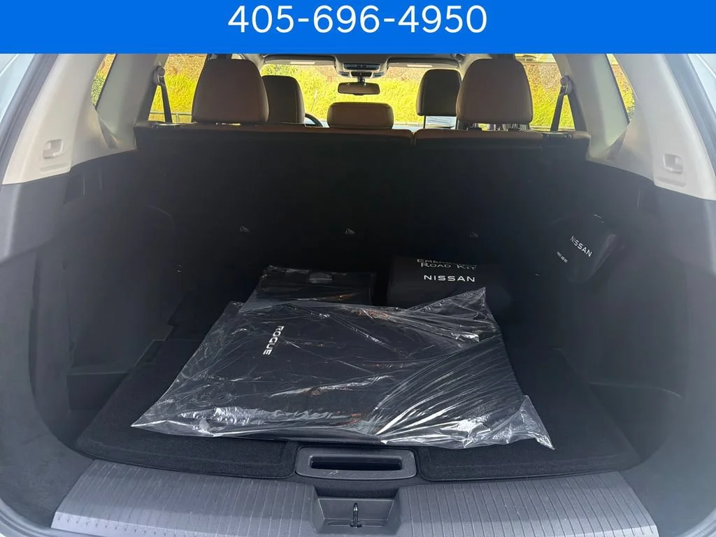 Pre-Owned 2024 Nissan Rogue Platinum