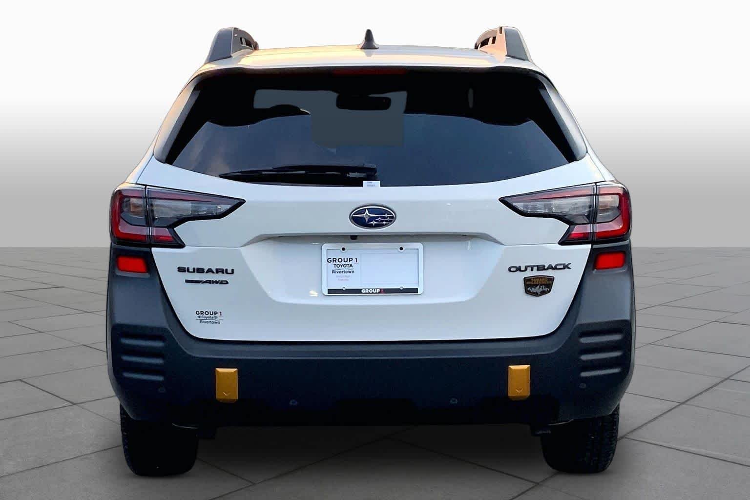 Used 2025 Crystal White Pearl Subaru Wilderness image 5