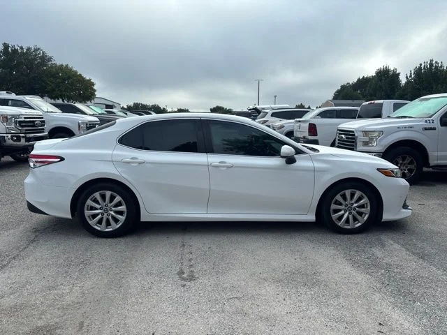 Used 2020 White Toyota LE image 4