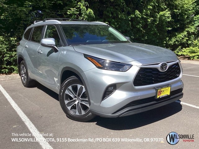 2025 Toyota Highlander Hybrid XLE