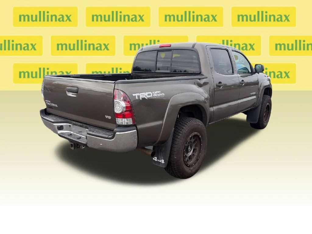Used 2013 Brown Toyota Base image 3