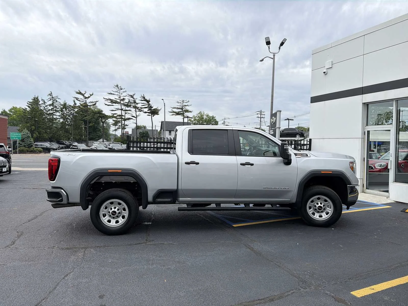 Used 2023 Quicksilver Metallic GMC Pro image 7