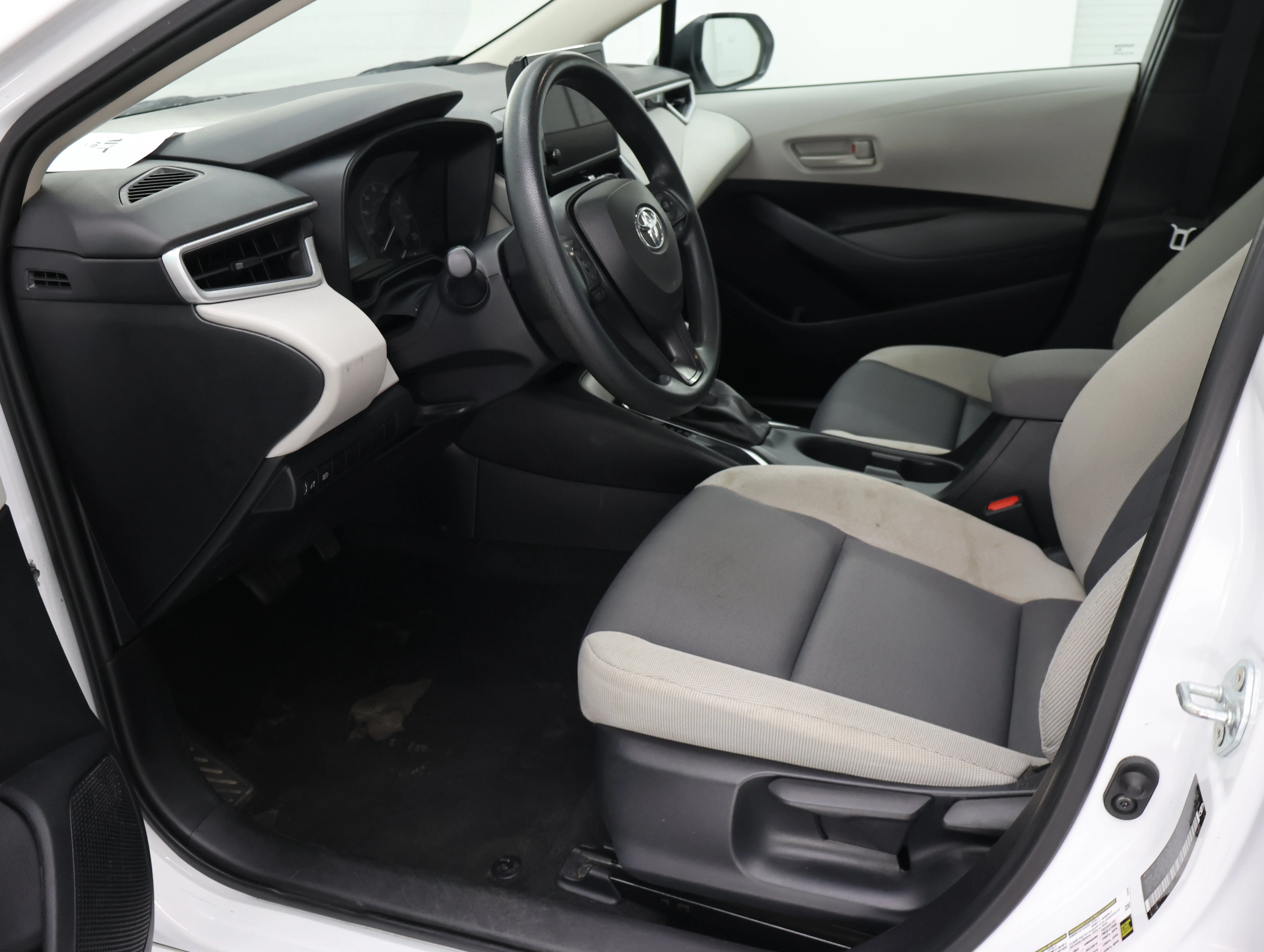 Used 2024 Ice Cap Toyota LE image 8