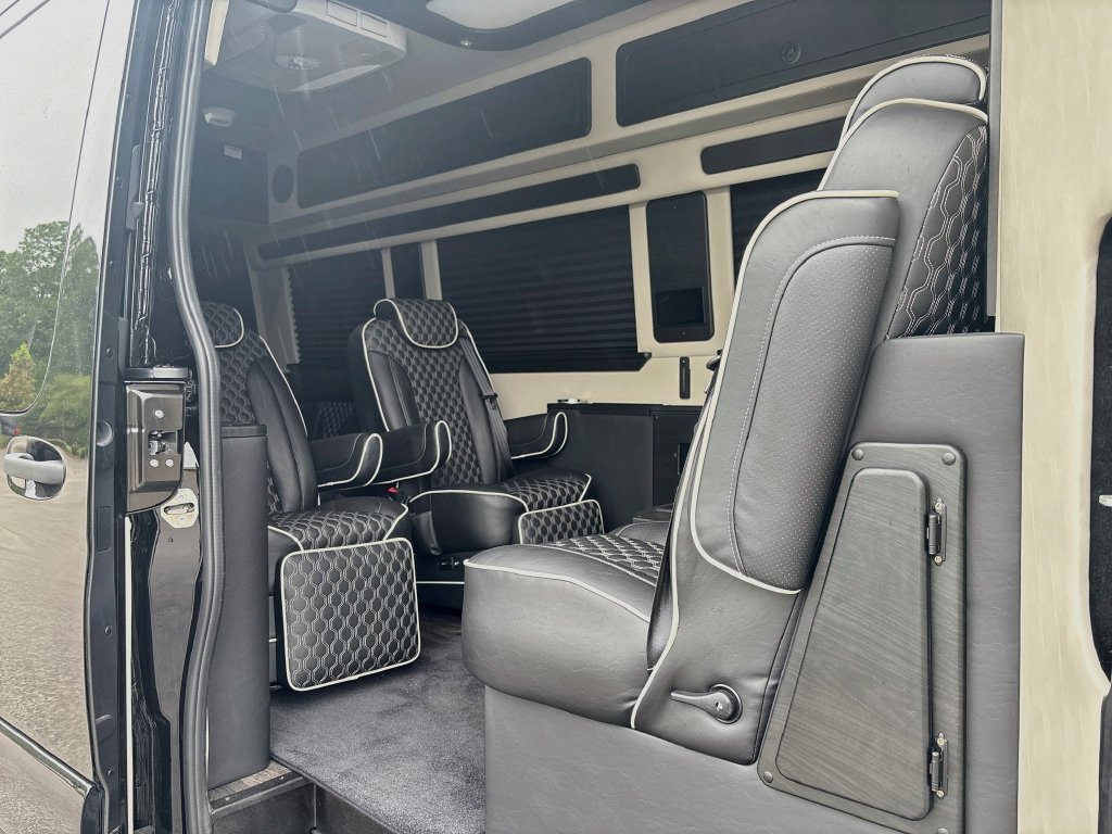 New 2026  Mercedes-Benz Midwest Business Class J Club image 16