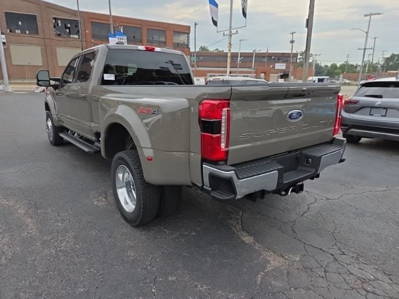 New 2026 Gray Ford Lariat image 5