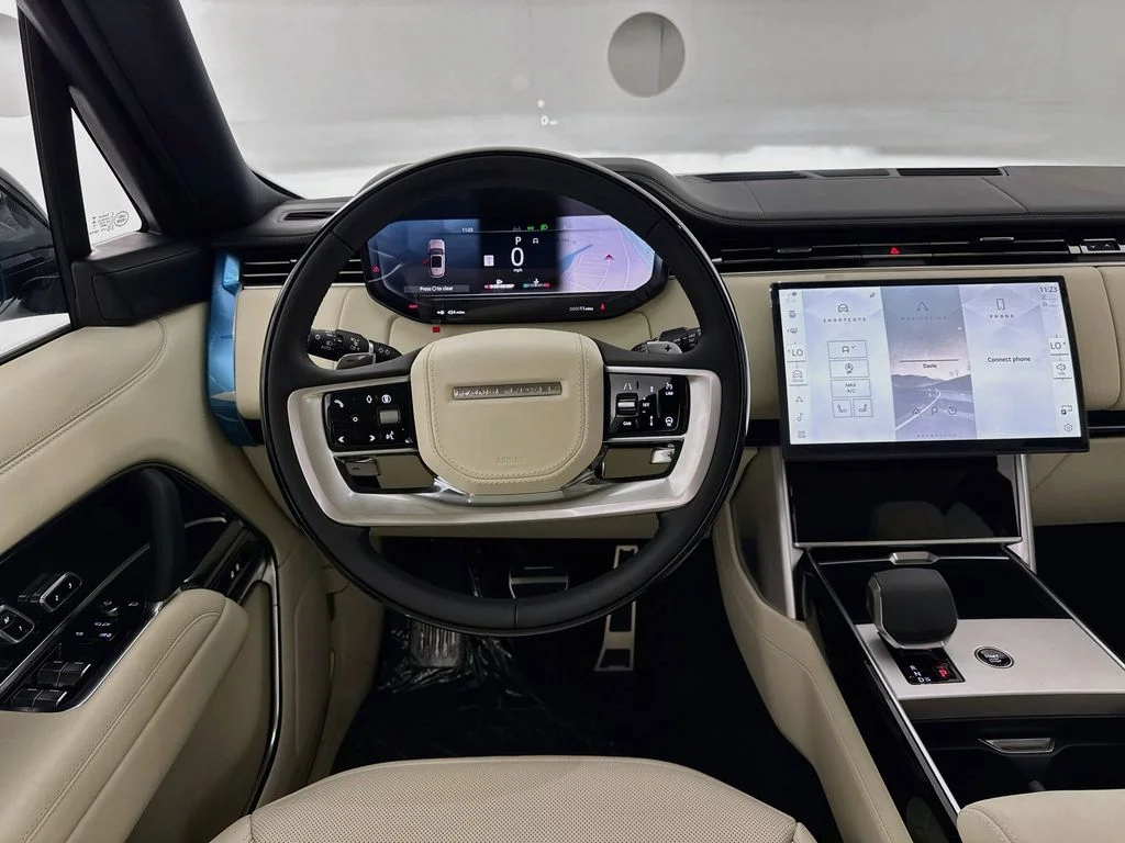 New 2026 Ionian Silver in Gloss finish Land Rover SE image 23