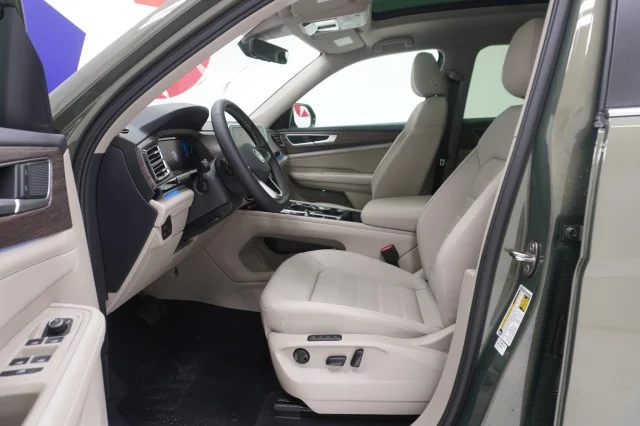 New 2026 Avocado Green Pearl Volkswagen 2.0T SEL image 16