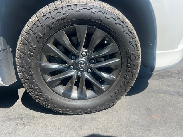 Used 2023 White Lexus 460 image 5