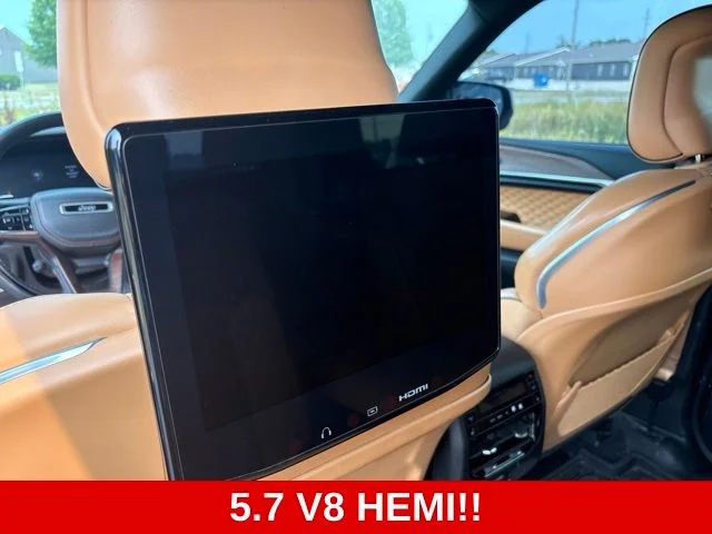 Used 2023 Black Jeep Summit image 18