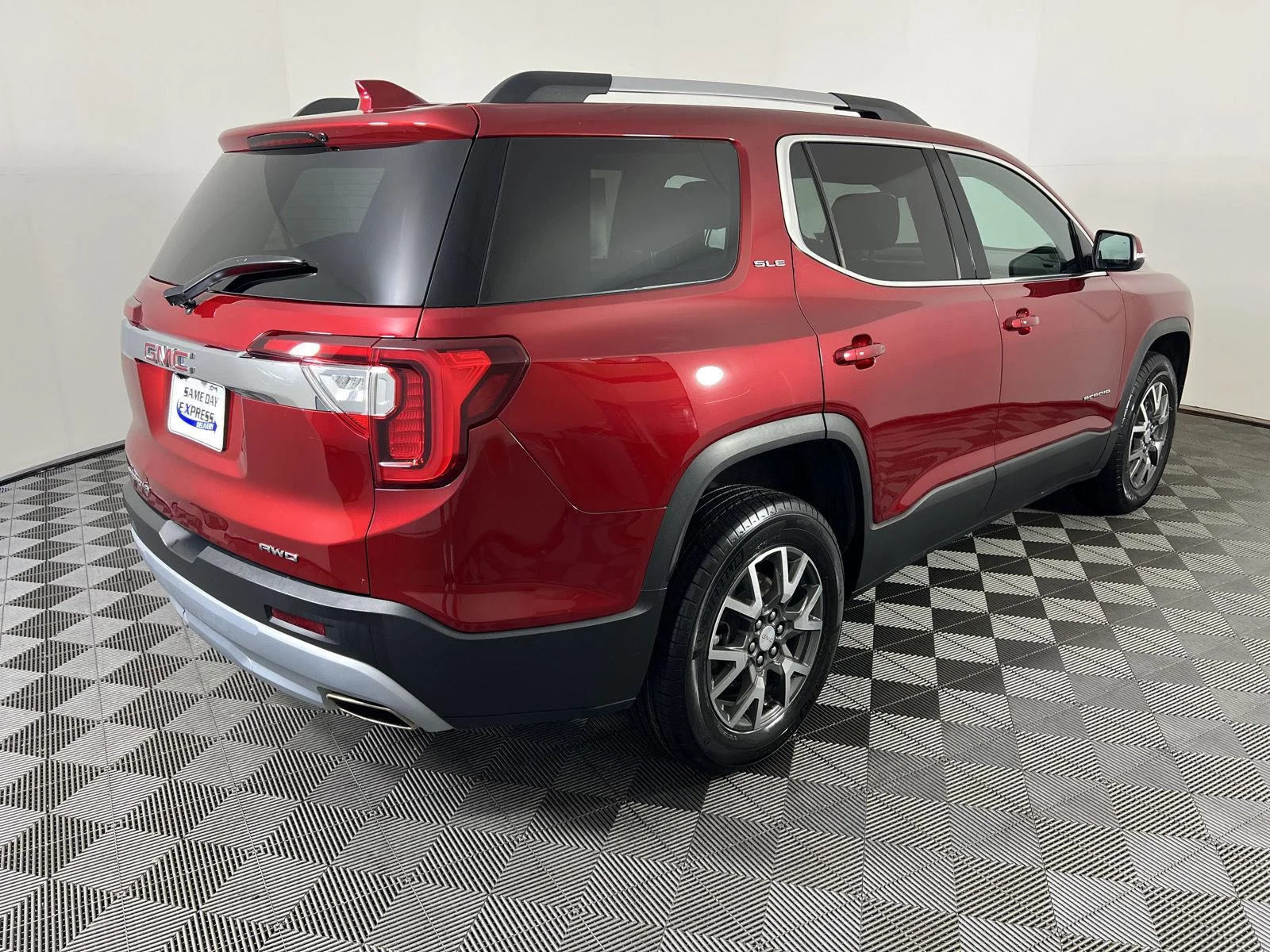Used 2023 Volcanic Red Tintcoat GMC SLE image 28
