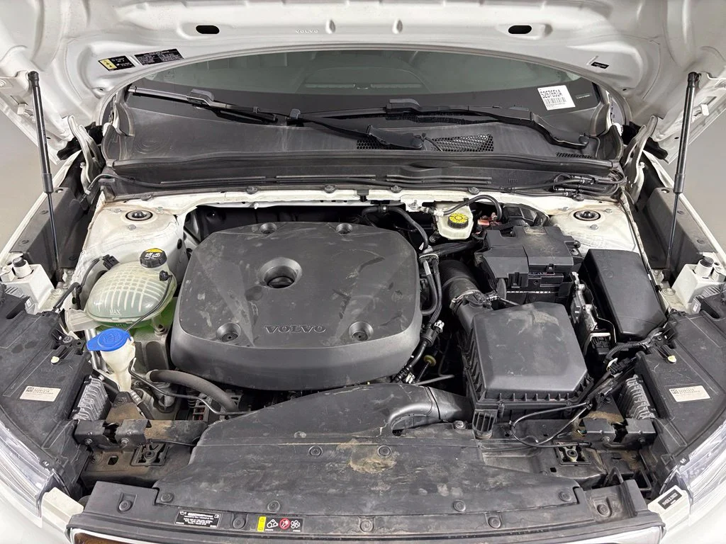 Used 2020 White Volvo T5 Inscription image 42