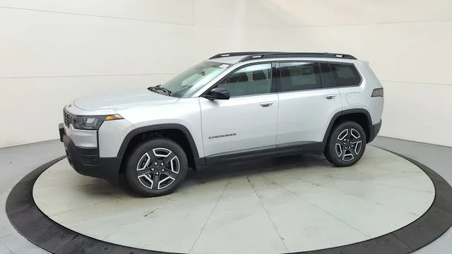 New 2026 Silver Zynith Clear-Coat Exterior Paint Jeep Laredo image 5