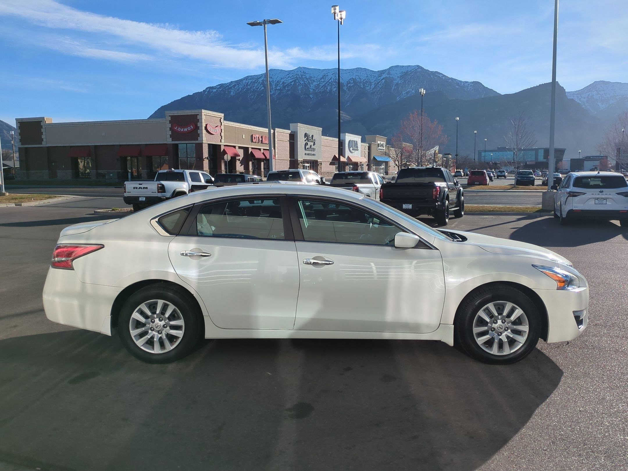 Used 2015 Nissan Altima S with VIN 1N4AL3AP2FC148544 for sale in Orem, UT