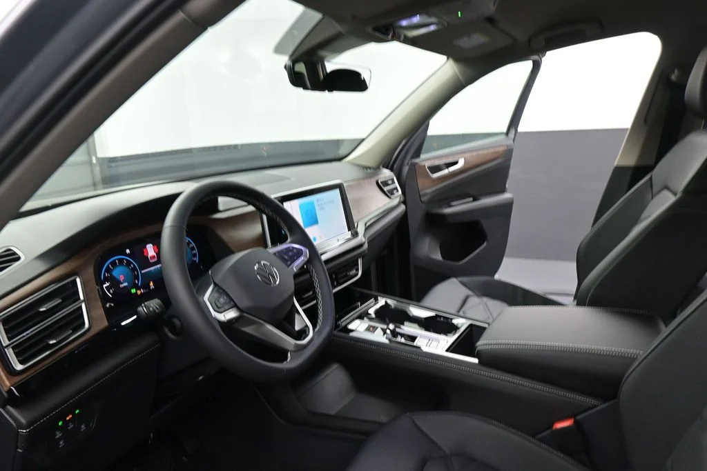 New 2026  Volkswagen SE w/Technology image 39