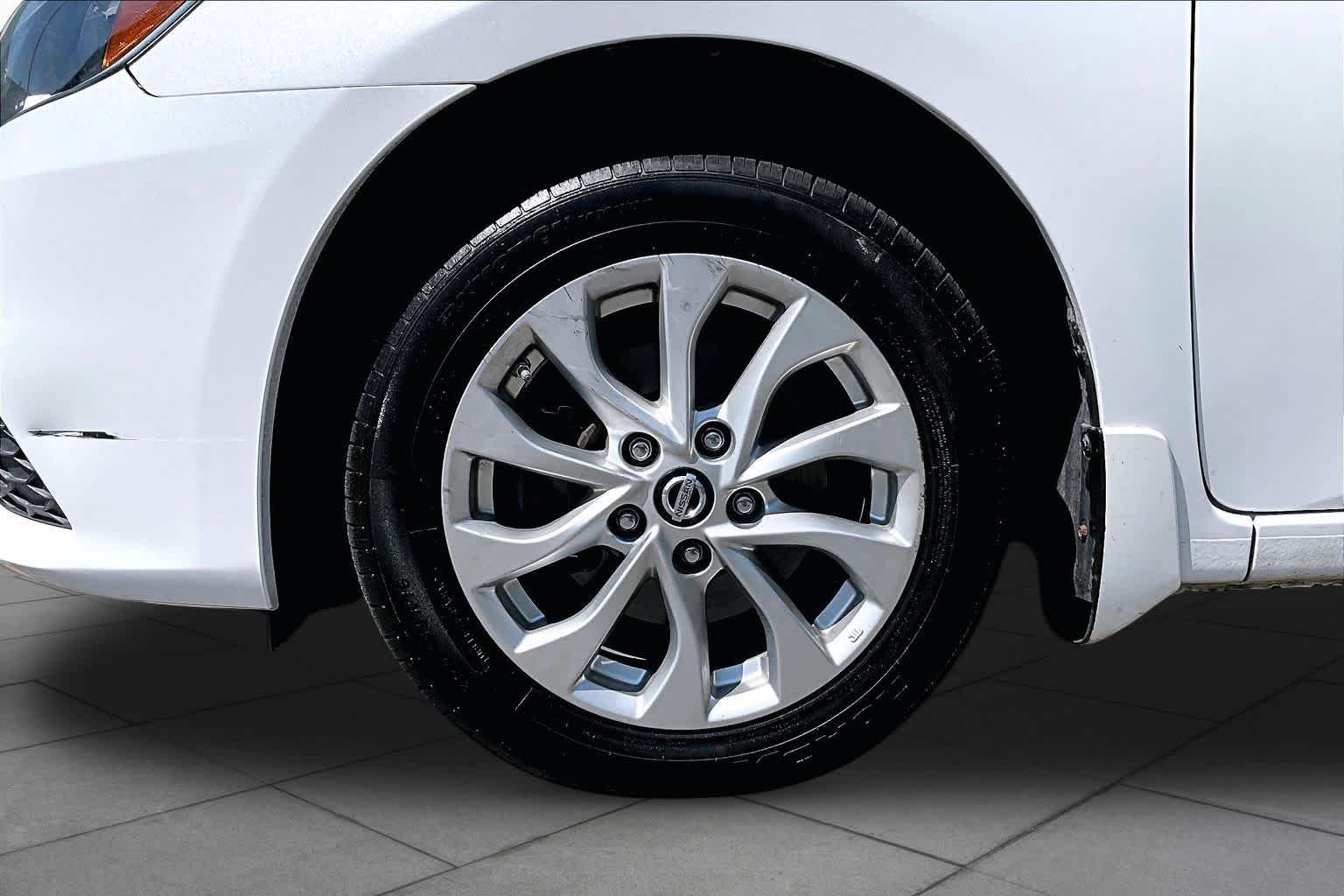 Used 2016 Aspen White Pearl Nissan SV image 11