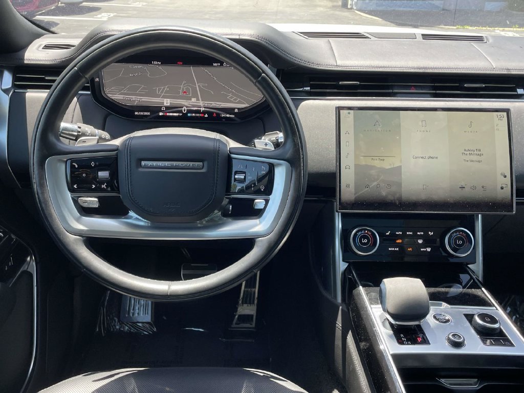 Used 2022 Fuji White Land Rover SE image 24