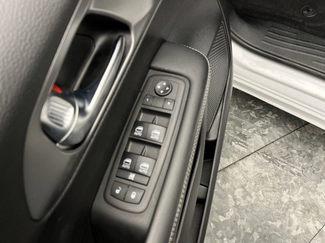 2025 Chrysler Pacifica Select - Photo 7