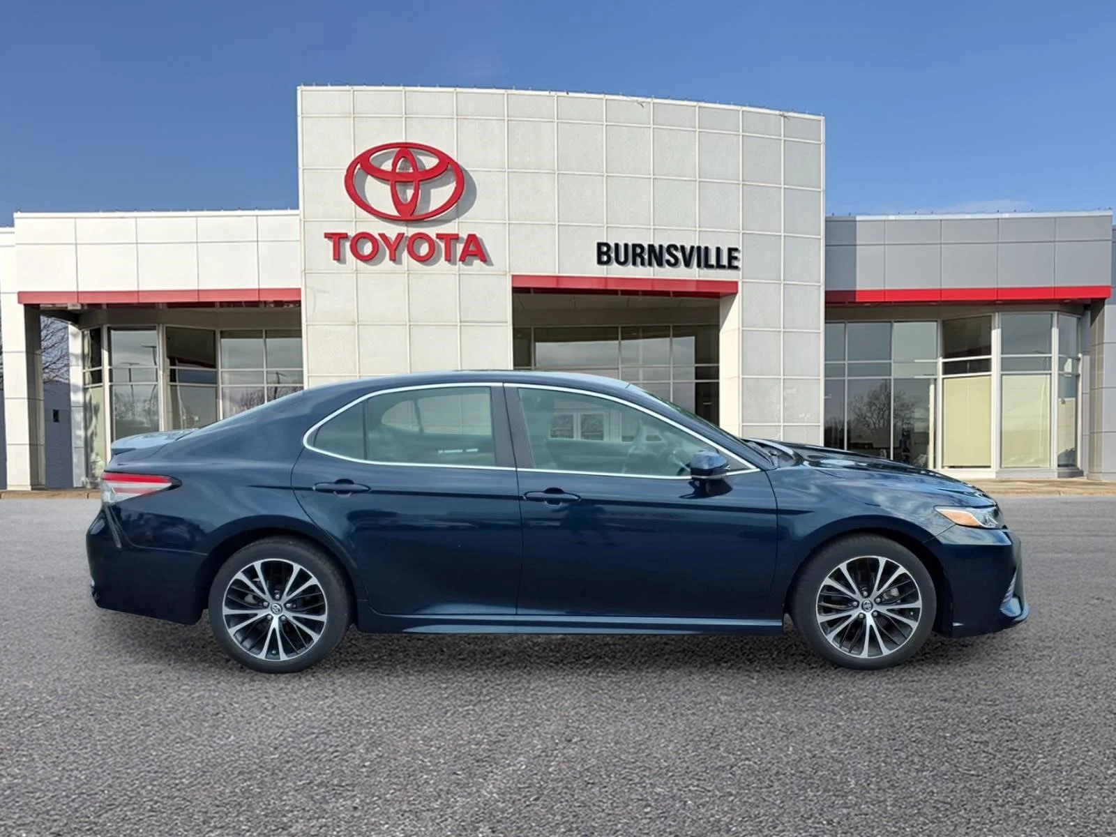 Certified 2018 Toyota Camry SE with VIN 4T1B11HK3JU591738 for sale in Burnsville, Minnesota