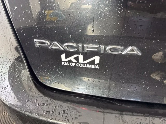 Used 2023 Black Chrysler Limited image 52
