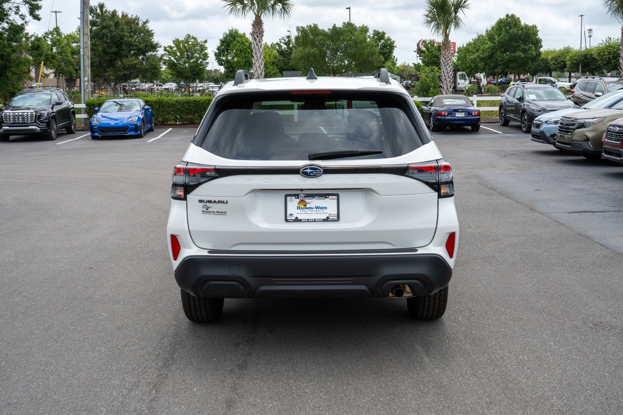 New 2026 CRYSTAL WHITE PEARL Subaru Premium image 4