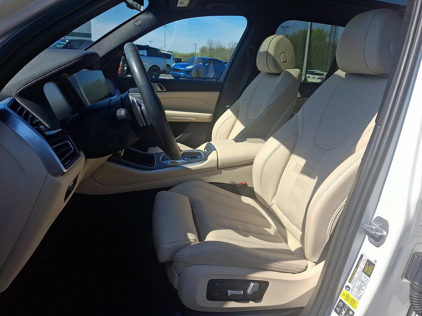 Used 2022 Alpine White BMW xDrive40i image 27