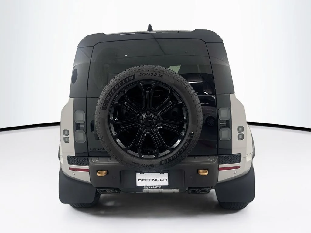 New 2026 Borasco Grey Land Rover OCTA image 6