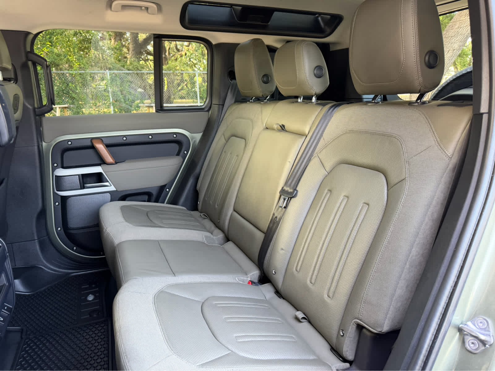 Used 2021 PANGIA GREEN Land Rover SE image 15