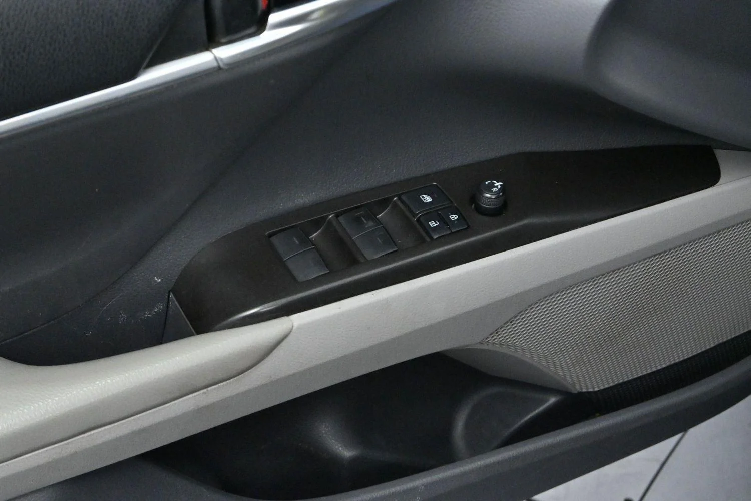 Used 2021 Blueprint Toyota SE image 11