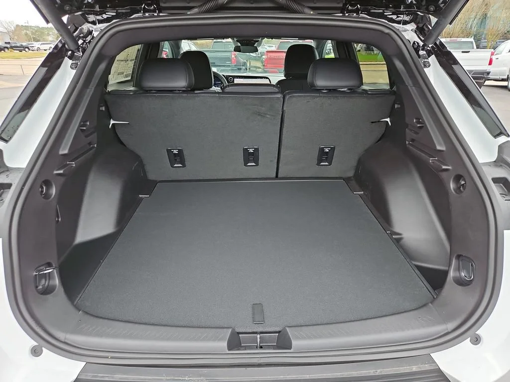New 2026 Summit White Chevrolet LT image 17
