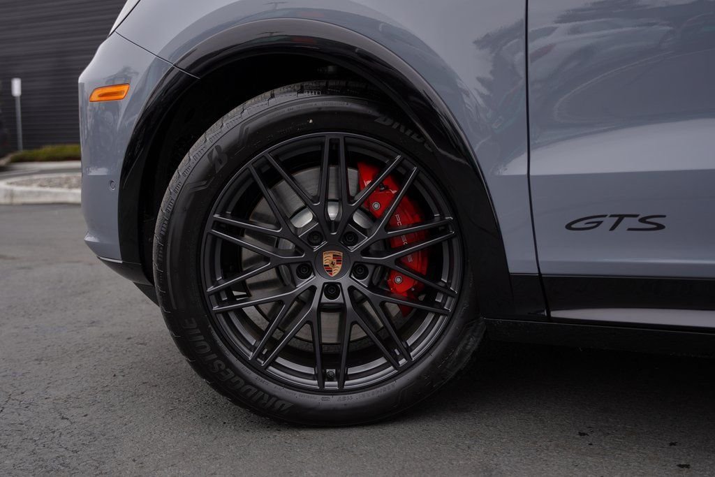 2026 Porsche Cayenne Coupe GTS - Photo 8