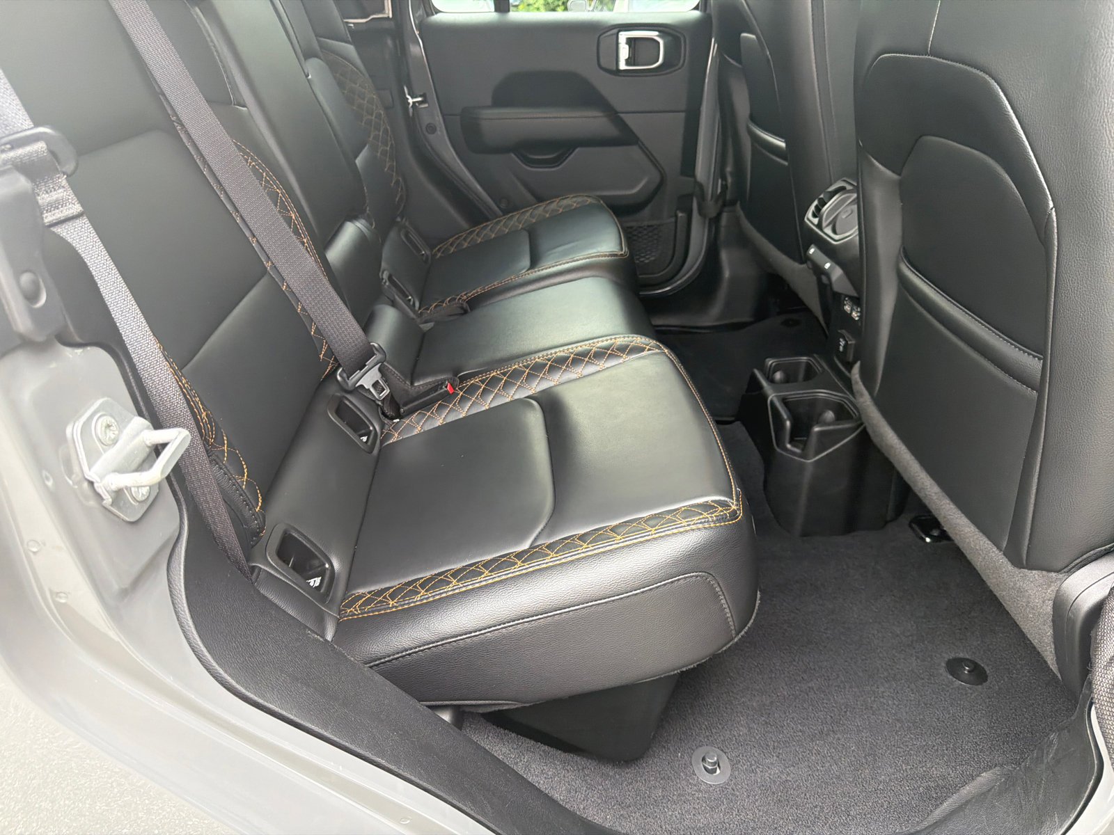 Used 2023 Sting-Gray Clearcoat Jeep High Altitude image 15