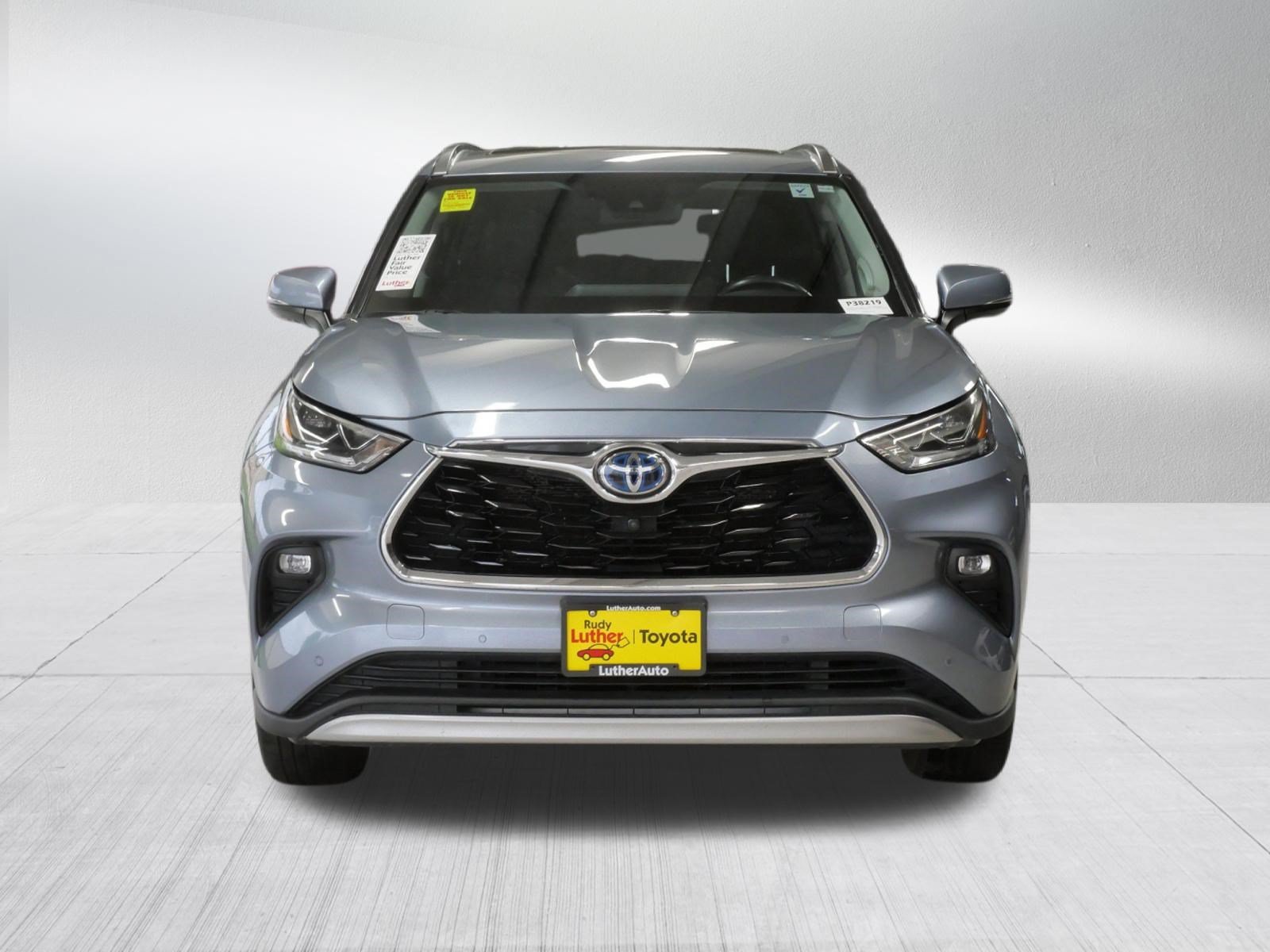 Certified Used 2020 Moon Dust Toyota Hybrid Platinum image 2