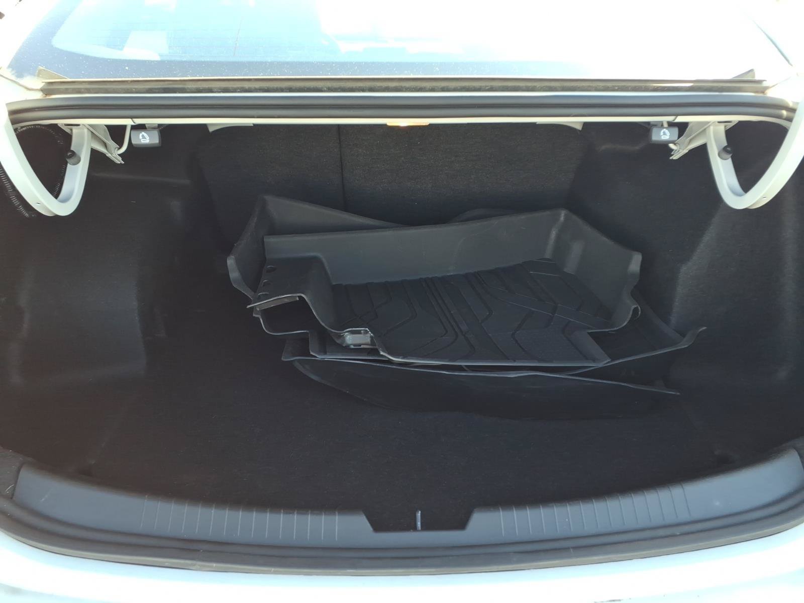 Used 2023 SUMMIT WHITE Chevrolet LT image 29