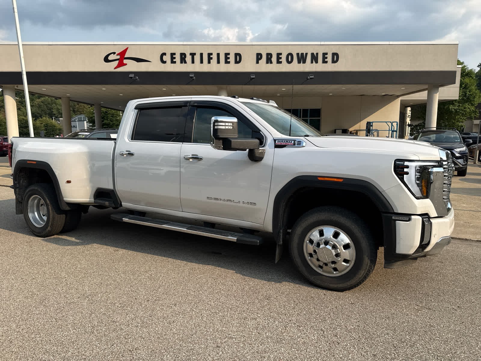 Certified Used 2024 White Frost Tricoat GMC Denali DRW image 4