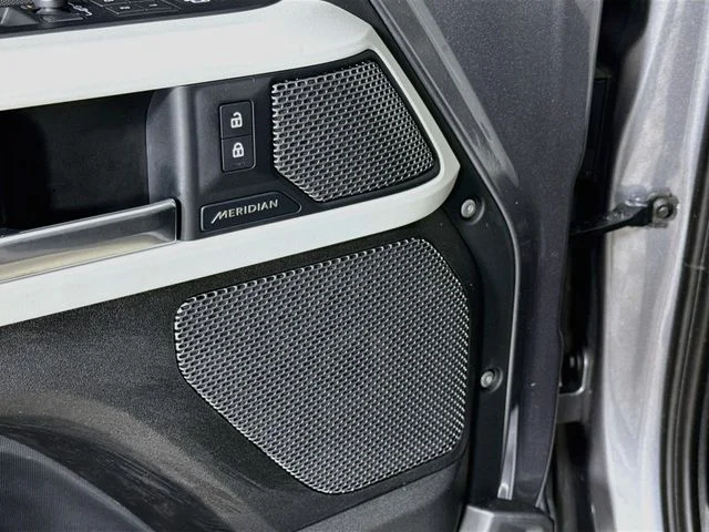 Used 2021 Eiger Grey Metallic Land Rover SE image 21