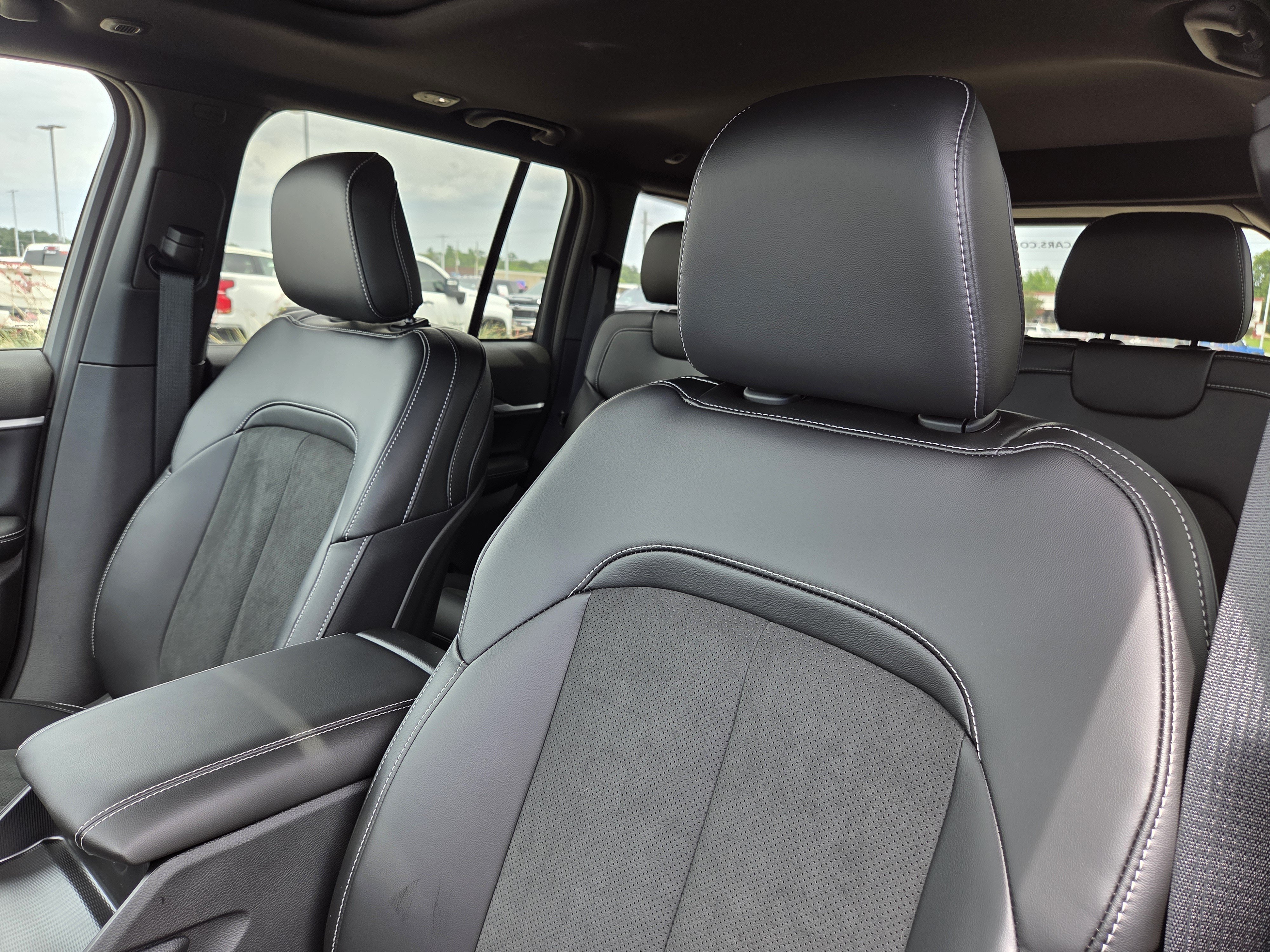 New 2026 Silver Zynith Jeep Laredo Altitude image 22