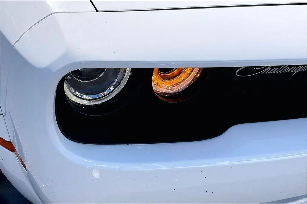 Used 2022 White Knuckle Clearcoat Dodge R/T Scat Pack Widebody image 28