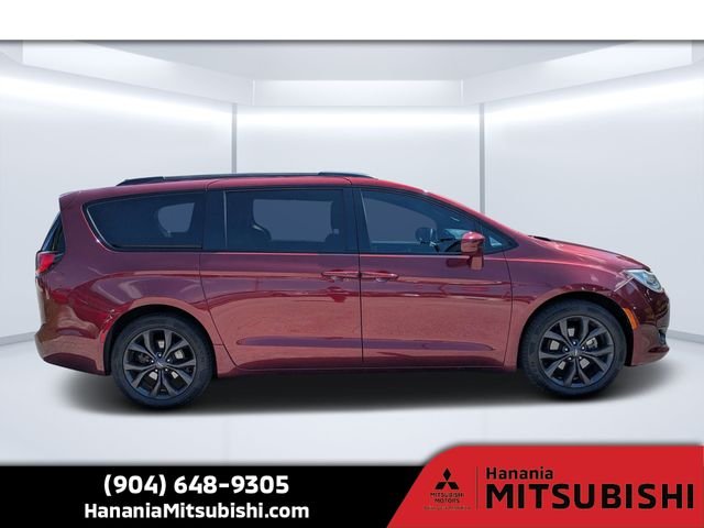 Used 2020 Red Chrysler Touring L image 2