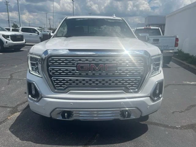 Used 2022 White GMC Denali image 7
