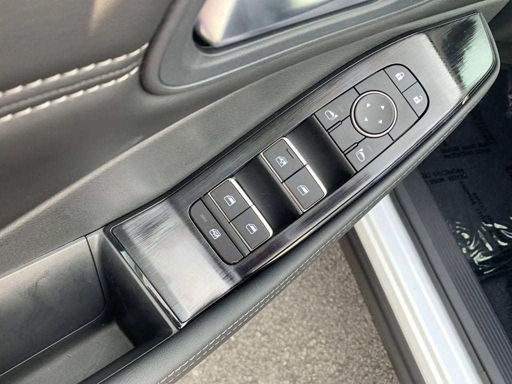 Used 2024 White Nissan SL image 13